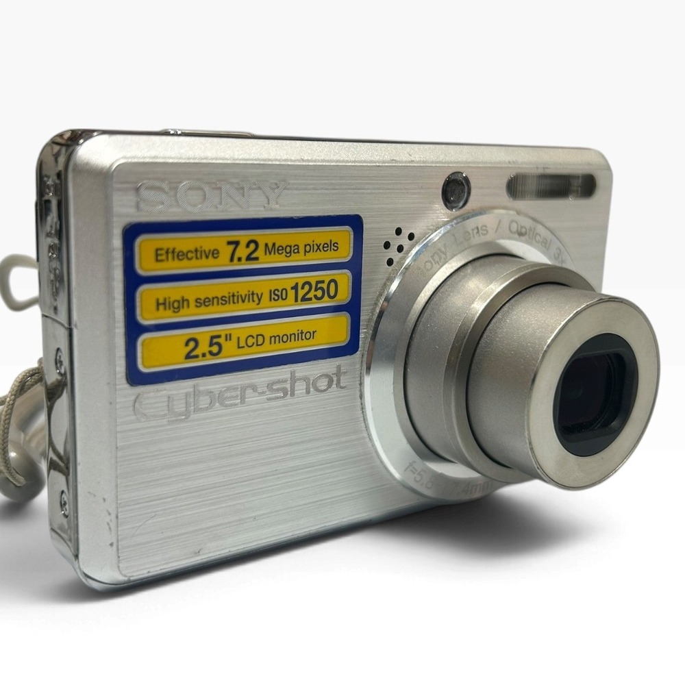 Sony Cyber-shot DSC-S750 7.2MP Digital Camera Silver 3x Zoom w/ Charger + Case